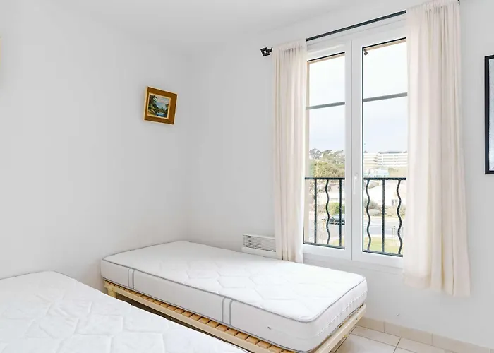 T3 Climatisé à Narbonne-plage, Piscine, Proche Mer, 4 Couchages, Animaux Acceptés - Fr-1-409-2